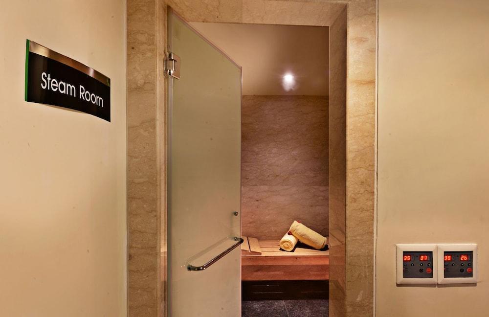Leisure Inn Grand Chanakya Jaipur Bagian luar foto