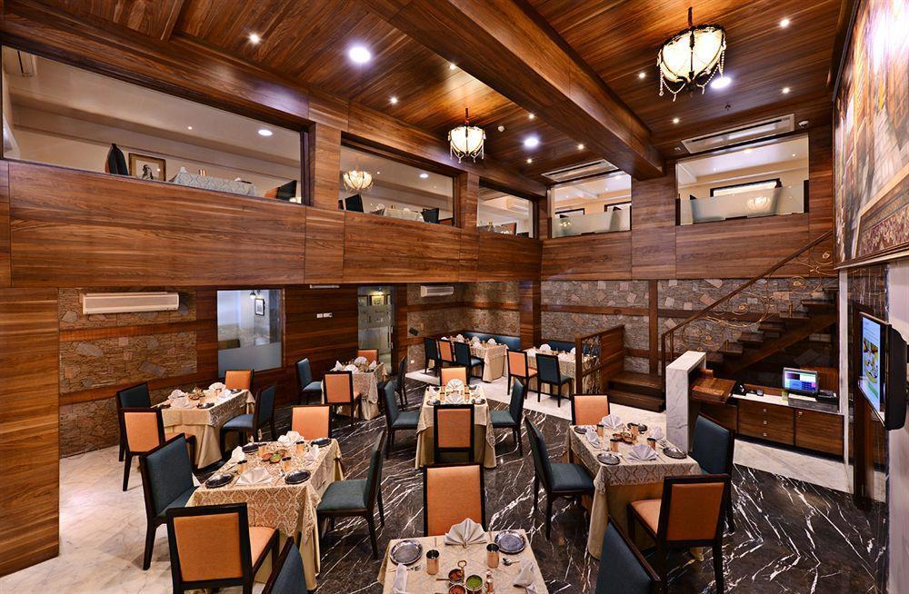 Leisure Inn Grand Chanakya Jaipur Bagian luar foto