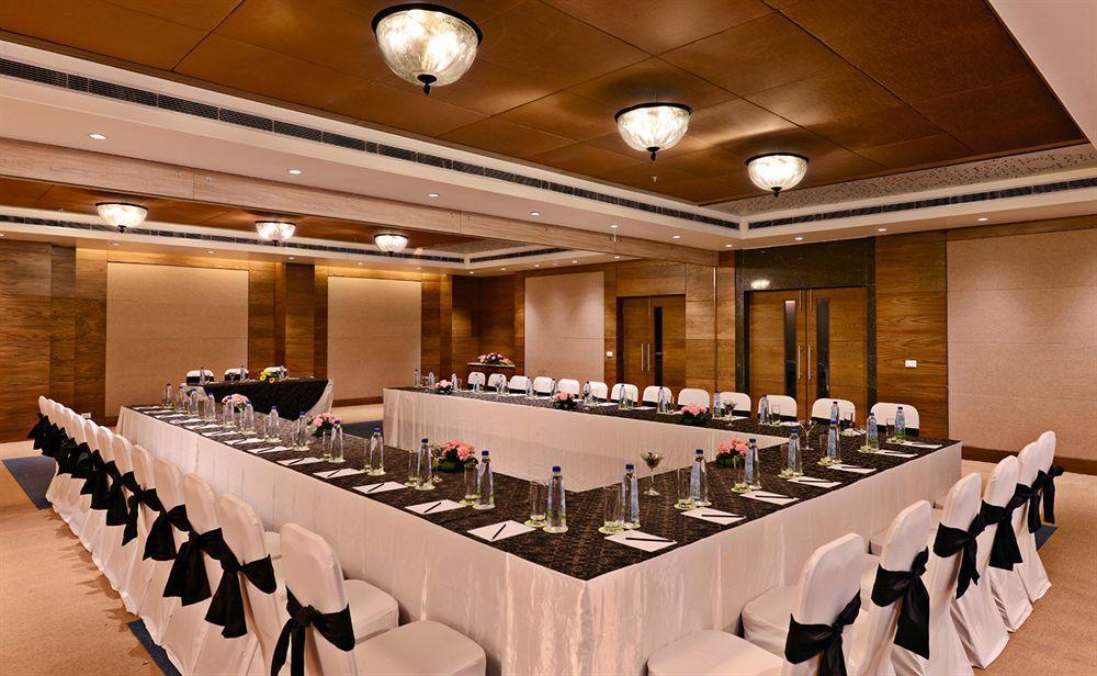 Leisure Inn Grand Chanakya Jaipur Bagian luar foto