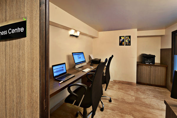 Leisure Inn Grand Chanakya Jaipur Bagian luar foto